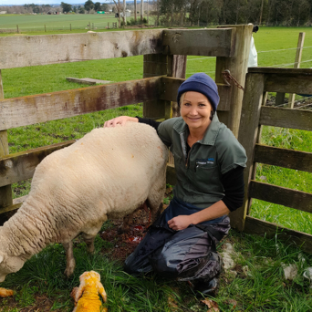 Dr Jennifer Stone BVSc (Dist.) BSc